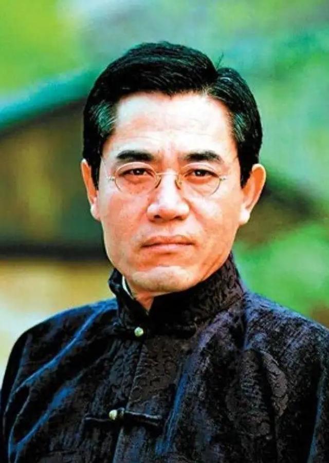 善恶终有报！66岁就“消失”了的陈宝国，却成为了娱乐圈的悲哀