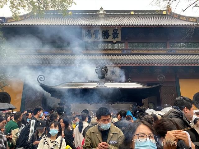 越扒越有！少林寺刚被调查不久，灵隐寺也上了热搜，方丈生活被曝