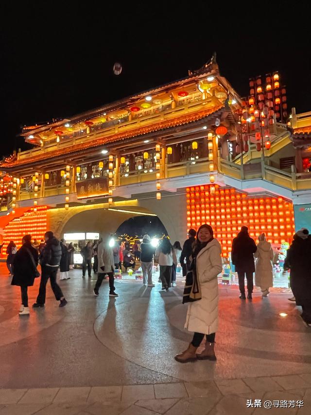 在广元等待吃火锅的间隙，行走于夜色中的嘉陵江畔