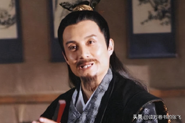 他被谢霆锋打成重伤，发妻6次流产绝情离开，如今街头卖卤肉为生