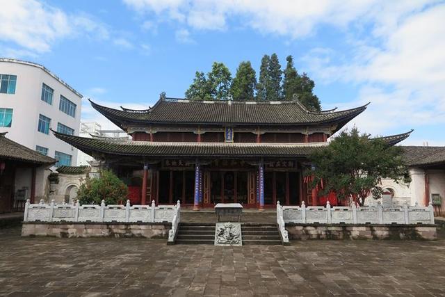 从北京自驾到云南 感受抗战之十一：国殇墓园
