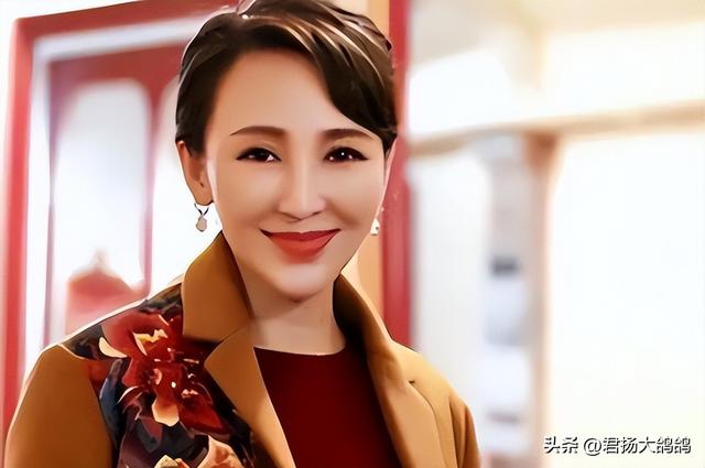 她19岁与导演私奔	，在地下室裸婚连生3胎，今被丈夫用7部剧捧红