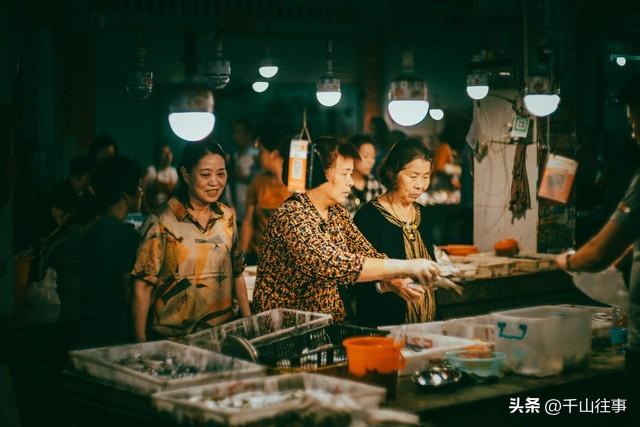 奉劝已退休的6070后：退休后再有钱有闲，也不能经常去这8种地方