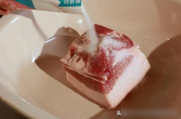 无论什么肉，就算冻得再硬，学会这个方法，10分钟解冻，口感鲜嫩