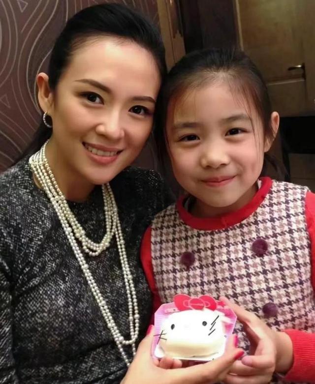 姜还是老的辣，46岁章子怡再次官宣喜讯	，成了汪峰高攀不起的模样