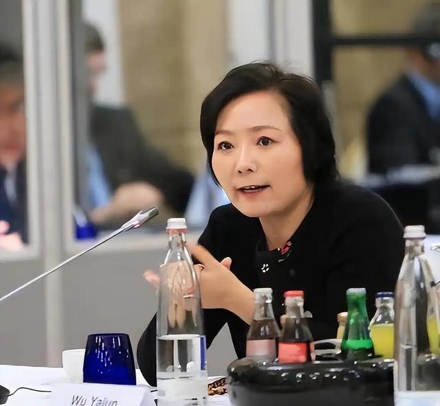 手握11万亩地皮，银行存七百多亿，她才是我国隐形“地产女首富”