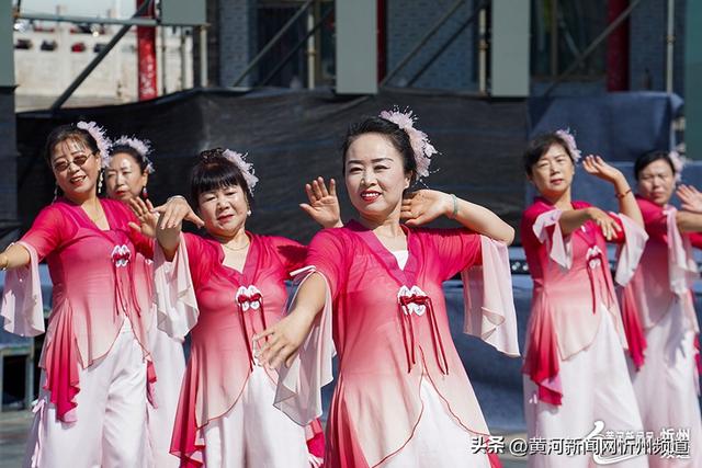 偏关县“唱游偏关”2025广场舞展演举行