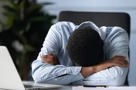 吃完饭就困，真不是因为你懒！医生提醒：学会这4招不会再有问题图片