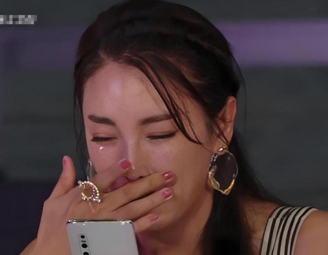 圈里又出新瓜：婚前已有孩、春晚除名、代言暴雷，郭晶晶位列其中