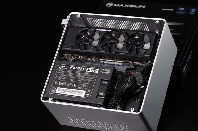 英特尔酷睿Ultra5 230F+铭瑄挑战者H810ITX+乔思伯NV10装机分享！