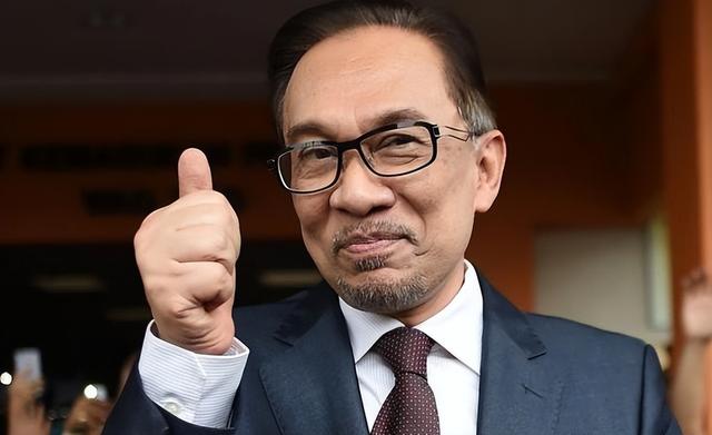 特朗普威逼大马把中国踢出局，不到24小时，中马两军决定一致对外