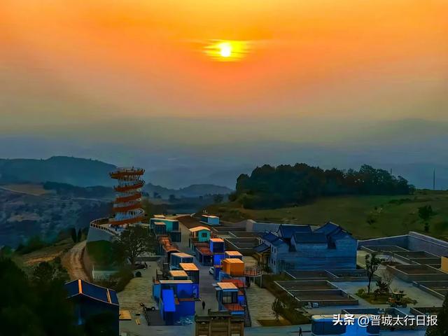 来晋城 过夏天丨一起去樊山天街凉快一下！