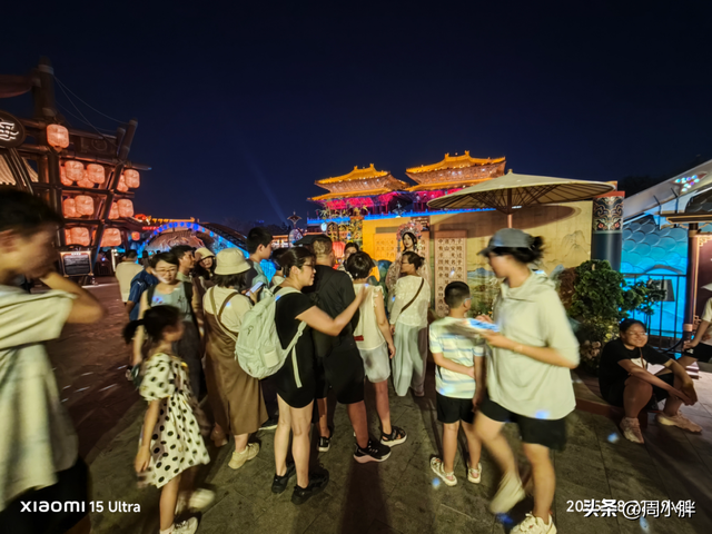 向佐空降开封！万岁山与清园周末客流争夺，周六音乐节，周日NPC