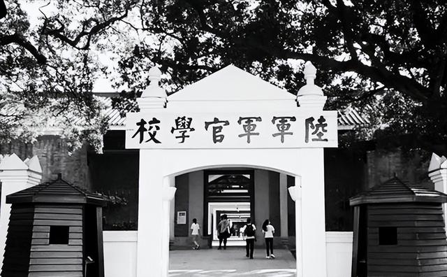 51年曾泽生从朝鲜回国，见过主席之后回家吩咐妻子：北京不能待了
