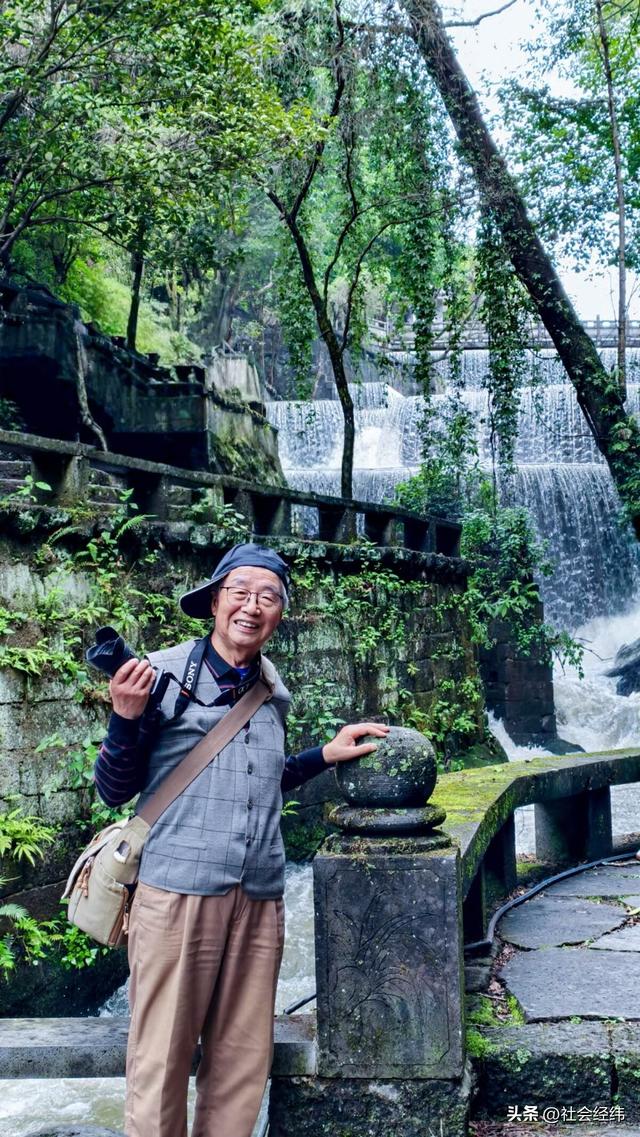 每日一景|中国唯一城市瀑布·云南腾冲叠水河瀑布