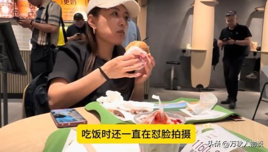 踢到铁板！印度高种姓游上海，让沪爷低三下四伺候，结局令人舒适