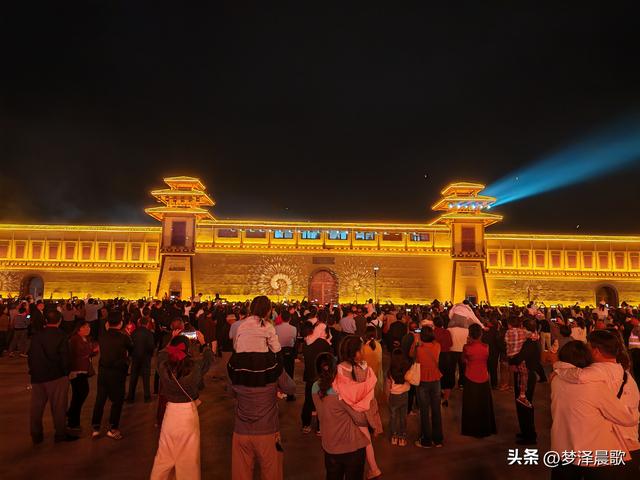 铁火映山河 中俄共华章 云梦国庆夜空中绽放文明对话