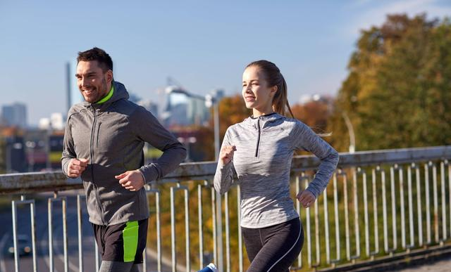 别猜了！常年跑步的人	，一眼就能认出：3个“专属特征”藏不住