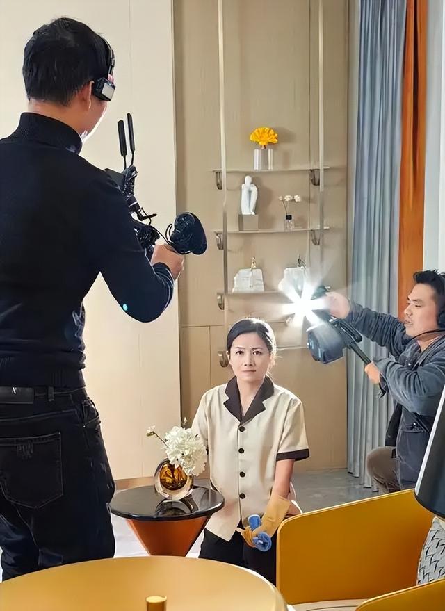 短剧招募陷阱：中老年人逐梦“霸总爹”，先交6980培训费？