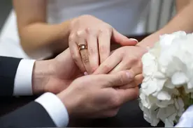 爆了！西安某学院女生出轨两人，做“舔狗”的真相大揭秘！图片