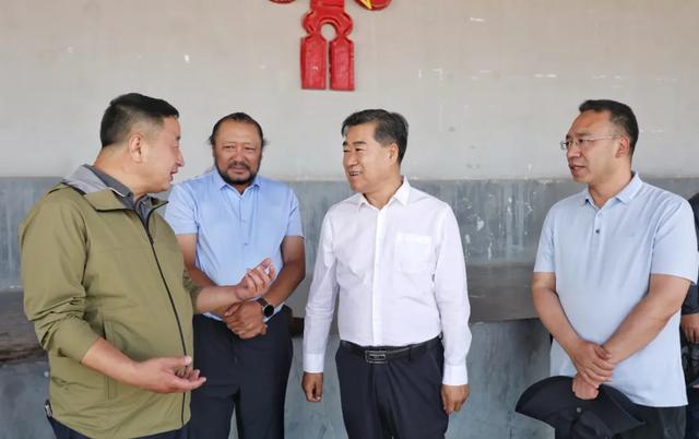 何谋保杨武检查指导第二十三届九色甘南香巴拉旅游艺术节准备工作