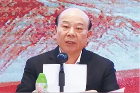 潮商龚俊龙力挺审查，全球每20个货柜就有一个经过李嘉诚所卖港口图片