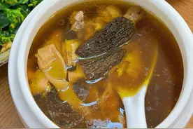 广东的老火汤，也太好喝了吧，滋补养生又美味，我能喝汤喝饱肚子图片