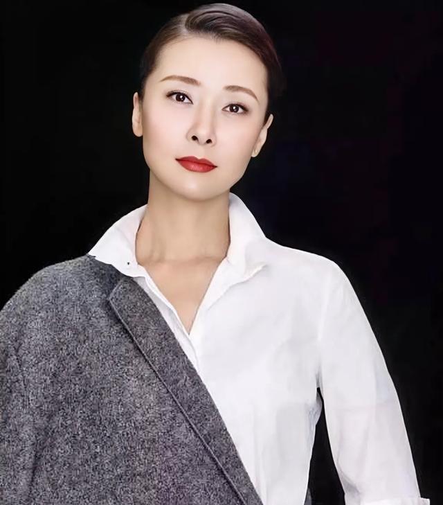 18位来自北京的女艺人，每一位都才貌俱全	，你最欣赏哪一位？