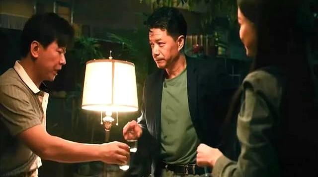 《扫毒风暴》尺度能有多大？女学生聚众淫乱，母亲吸毒害死儿子
