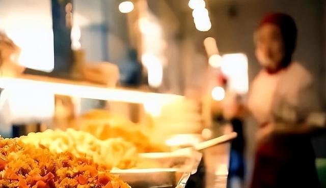 北京下了死命令，2027年底前	，所有中小学必须告别“校外配餐”