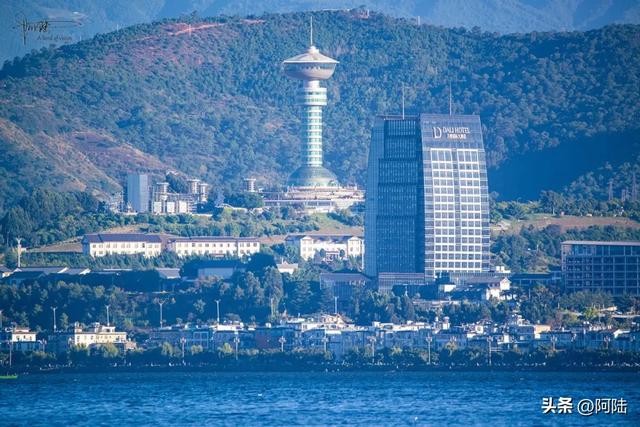 大理雄风塔的造型别致,是个可以360度观景的地标建筑