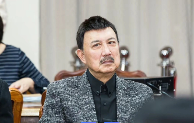 曾是一代歌王，后来成人尽皆知的台独分子，如今家破人亡下场凄凉