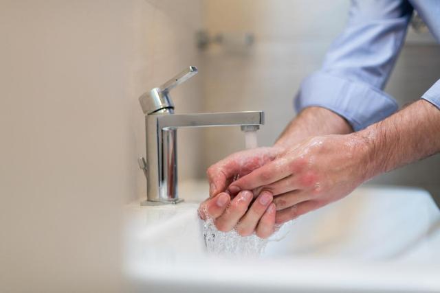 甲流的元凶被查出，海鲜没上榜	，第1名大家或许每天都在接触！