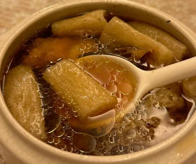 花胶瑶柱羊肚菌炖鸡汤 2026年羊肚菌花胶瑶柱炖鸡好处