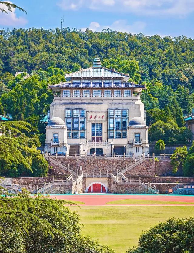 从上海出差武汉,毫不客气地说,武汉的“大”,真不是吹出来的!