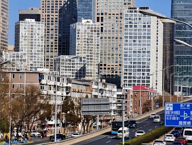 她连续5次上春晚，私下却和恩师同居怀孕被骗流产	，现在57岁单身