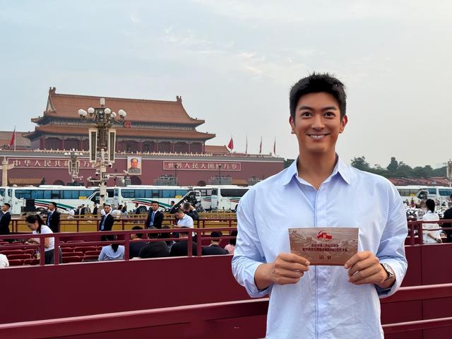 受邀观礼九三阅兵的8位明星，个个口碑好，这才是我们该追的明星