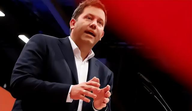 日本话音刚落，又一国介入台海	，专机已经离华，要逼中国做3件事