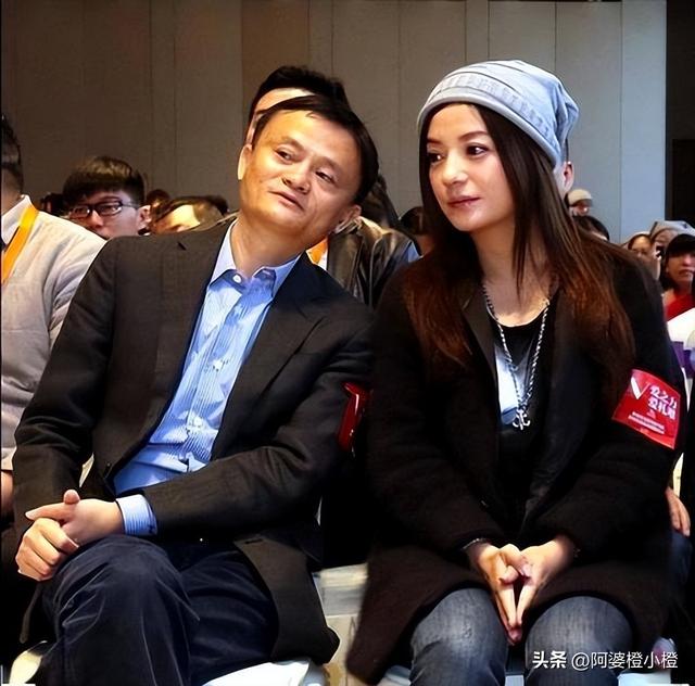 封杀四年，49岁赵薇突传消息，因胃癌去世传闻5个月前就真相大白