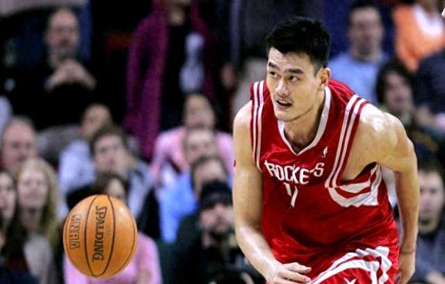 从NBA退役后还有钱领！王治郅62岁后每年70万，姚明，易建联呢？
