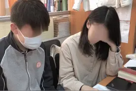 家长要哭晕，女老师出轨16岁学生，聊天记录毁三观，在楼梯间约会图片