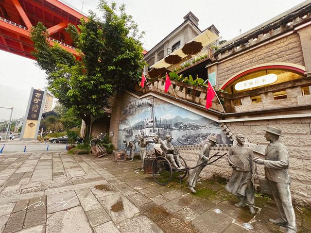重庆有条“立体老街”，青砖黛瓦藏中西融合，夜景比洪崖洞更美？