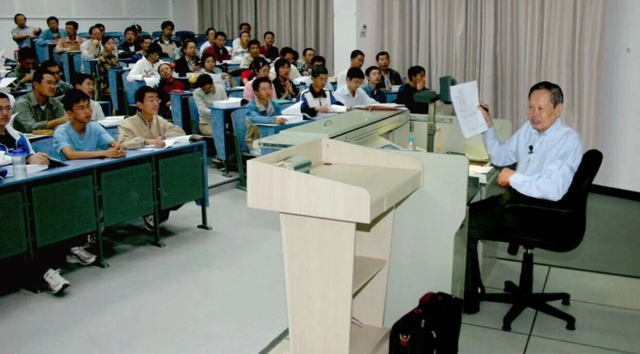杨振宁的科学家慈善之道