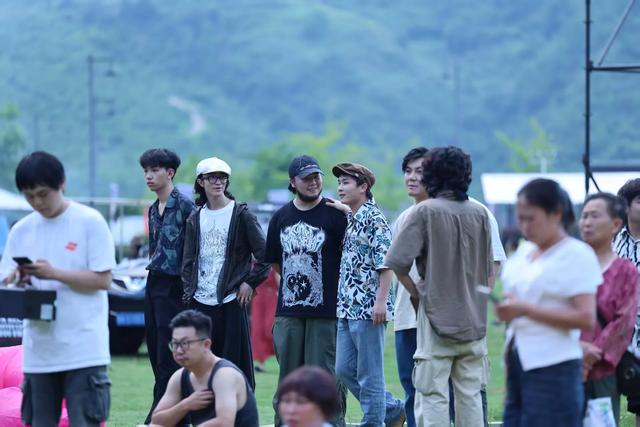 音乐节点燃激情夏夜 1.5万游客共享 “莓”好时光