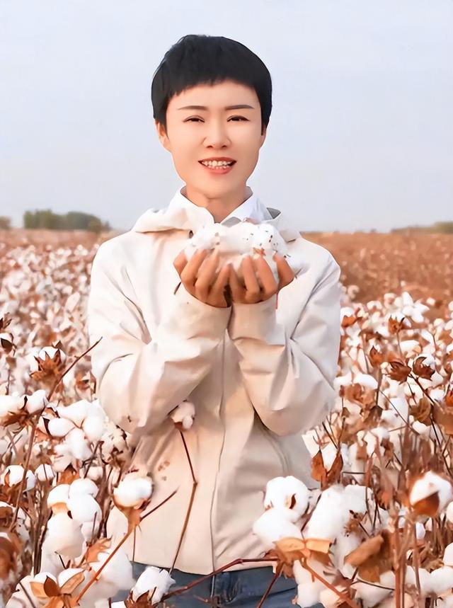 贺娇龙去世仅8天，令人担心的事还是发生了，于适、吴京受牵连