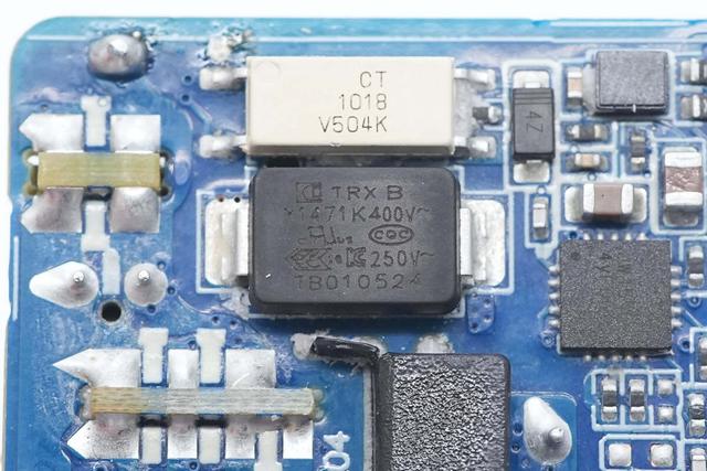 小米120W澎湃秒充+100W PD快充，酷态科10号超级电能充mini拆解
