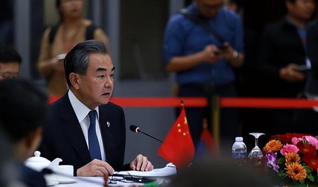 泰柬停火后中国确认援助柬埔寨，泰国或通缉洪森，佩通坦遇转机！