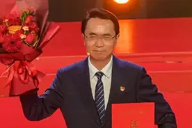 免职！重庆一校长管不住下身，和女老师曝奸情，双双出轨师德扫地图片