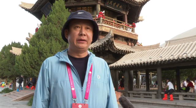 第八届敦煌文博会嘉宾团走进鸣沙山月牙泉景区