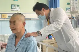 食管癌患者2年50次综合治疗效果不佳 高难度手术挽回一命图片
